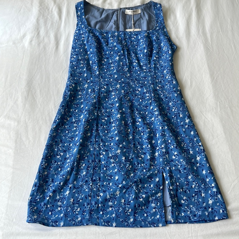 NWT Blue floral mini dress s